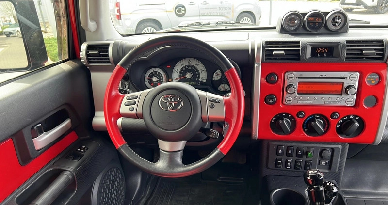 Toyota FJ cena 189000 przebieg: 121536, rok produkcji 2012 z Rzepin małe 379